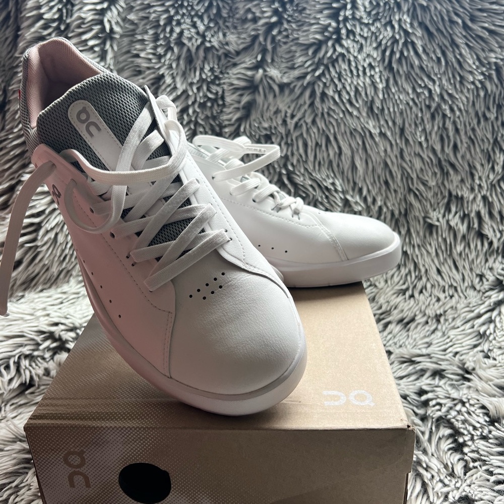 On The Roger Advantage (women’s size 11) BRAND NEW- NEVER WORN! - Picture 4 of 7
